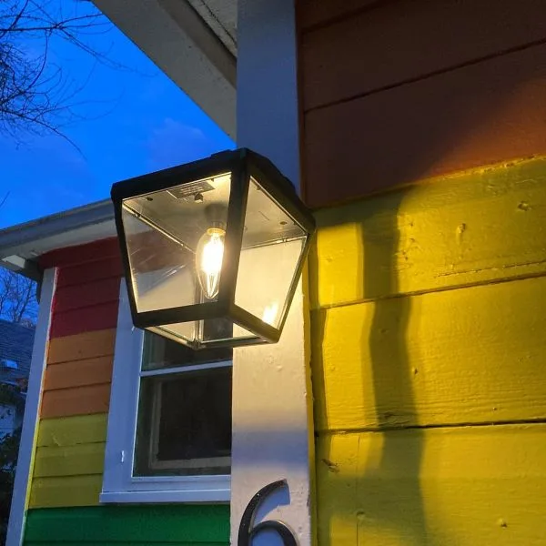 I installed a new light so people can see our house number. It鈥檚 solar powered!